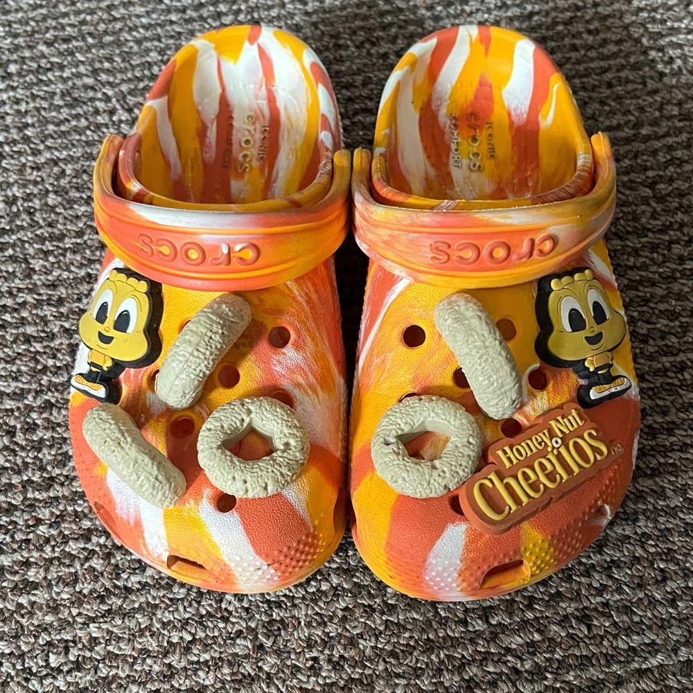 Crocs orange Cheerios